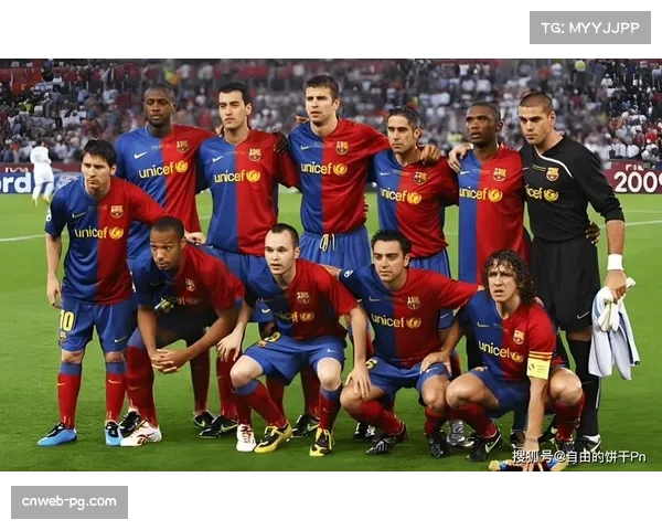 巴萨传控体系轮换 中场三角传递保持流畅性